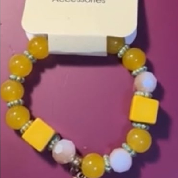 D’Bello Accessories Yellow and Gold Beaded Bracelet with Hamsa Hand Charm - Picture 6 of 12